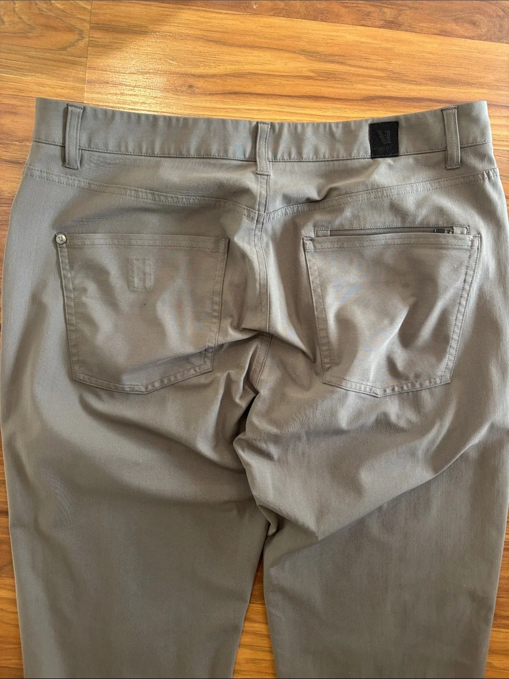 Vuori Men's Grey Chinos 32